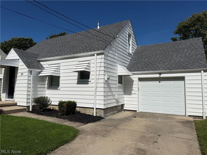 39 Renee , Struthers, OH 44471 Photo 3