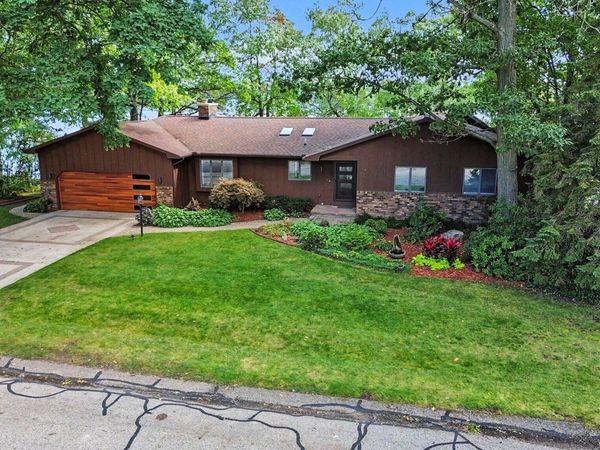 16061 Harbor View Drive, Spring Lake, MI 49456