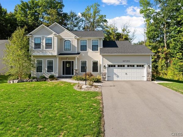 193 Giddings Trail, Baldwinsville, NY 13027