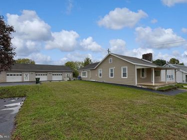 430 HYKES MILL ROAD, MANCHESTER, PA 17345