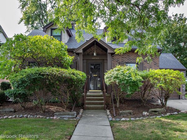 10145 Borgman Avenue, Huntington Woods, Mi 48070