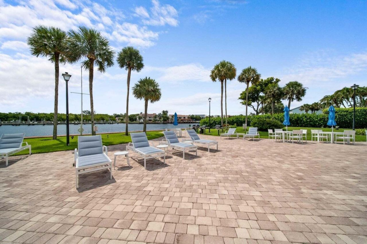 859 Jeffery Street, Unit 212, Boca Raton, FL 33487 Photo