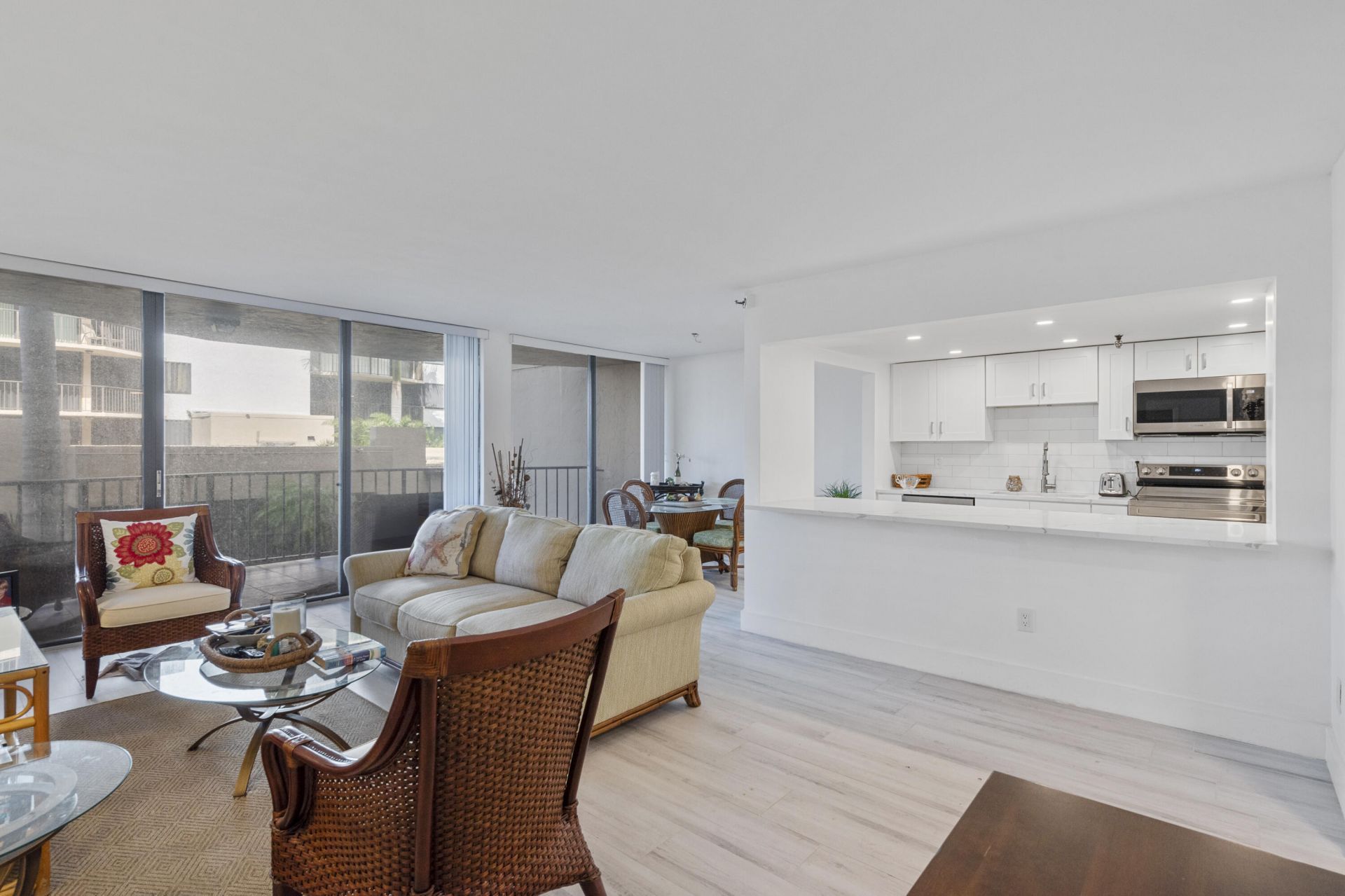 859 Jeffery Street, Unit 212, Boca Raton, FL 33487 Photo