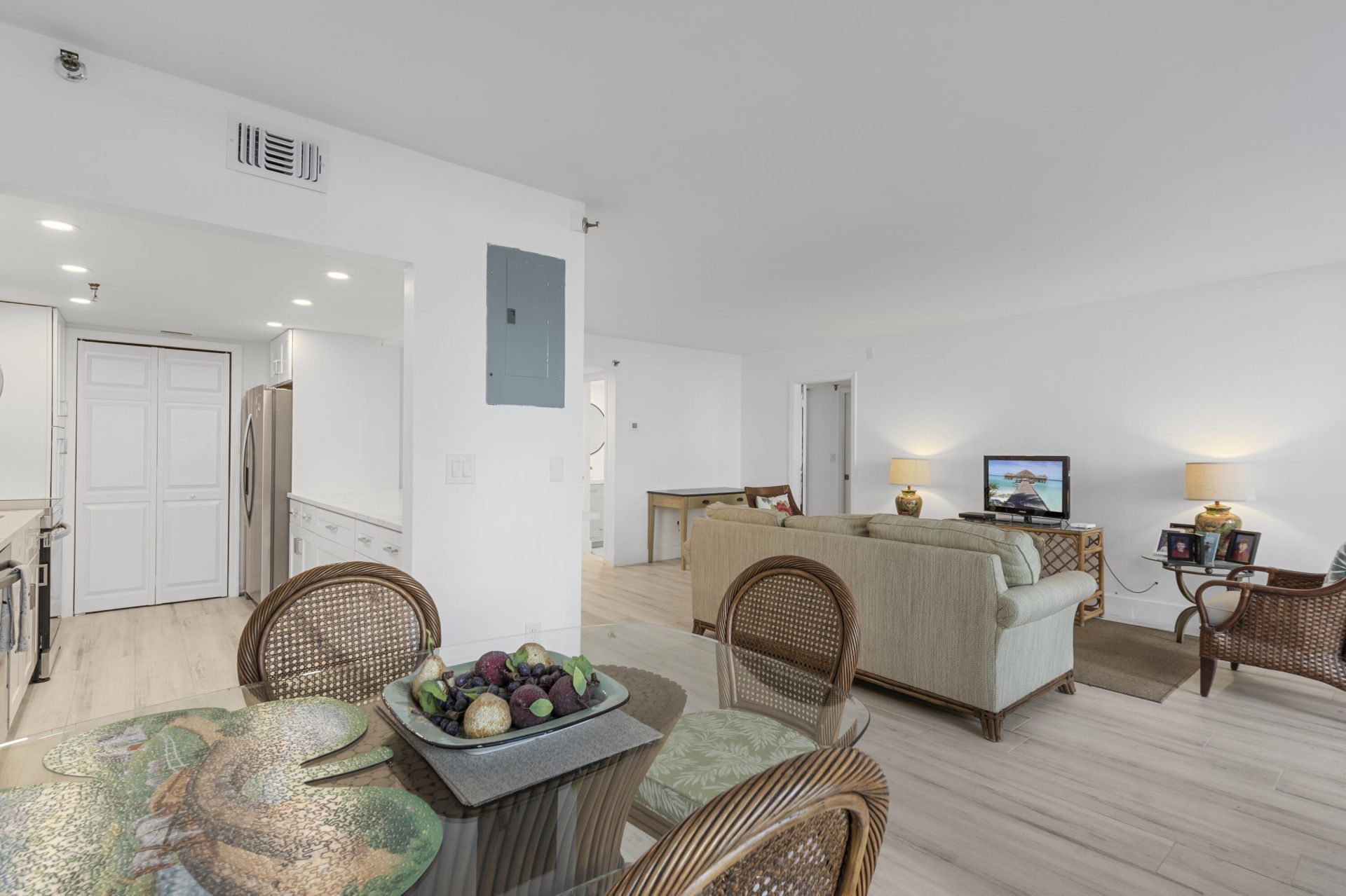 859 Jeffery Street, Unit 212, Boca Raton, FL 33487 Photo