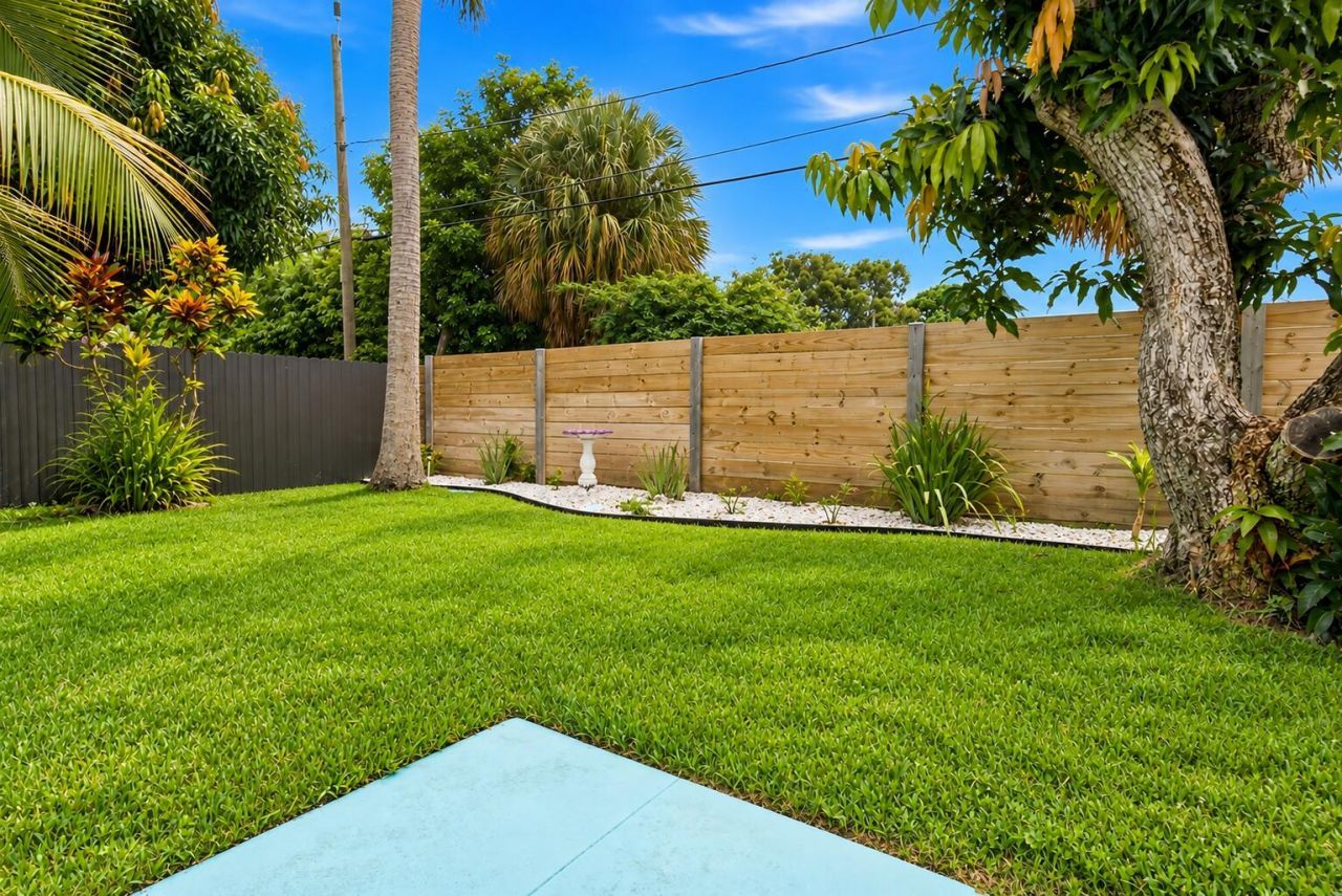 1610 N J Terrace, Lake Worth Beach, FL 33460 Photo