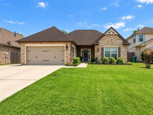 2060 BONAIRE Drive , Marrero, LA 70072