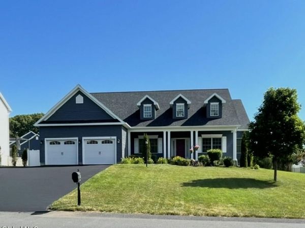 50 Tamarack Lane, Niskayuna, NY 12309