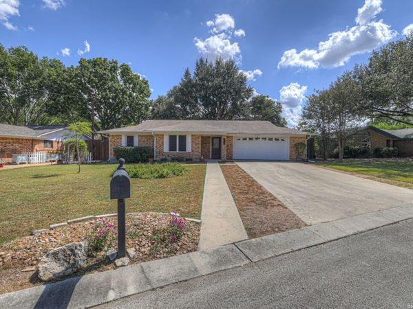925 LAZY TRL, New Braunfels, TX 78130