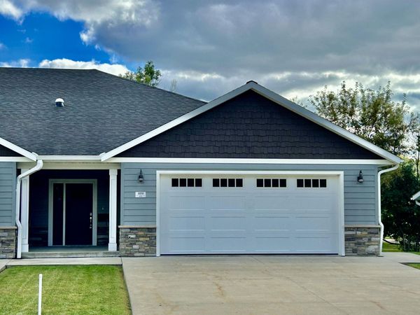 409 Mound Street, Unit 2, Decorah, IA 52101