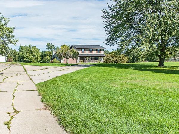2240 E Hickory Road, Battle Creek, MI 49017