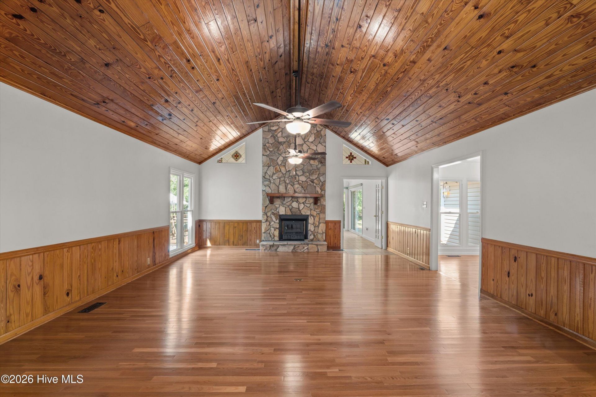 822 Woodland Drive Photo 7