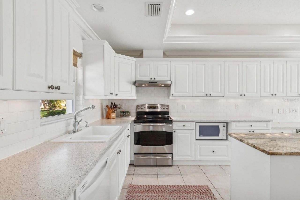 531 N Spoonbill Drive, Sarasota, FL 34236 Photo