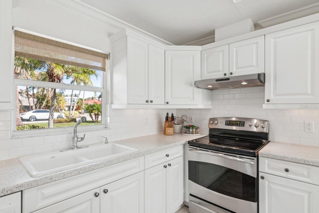 531 N Spoonbill Drive, Sarasota, FL 34236 Photo