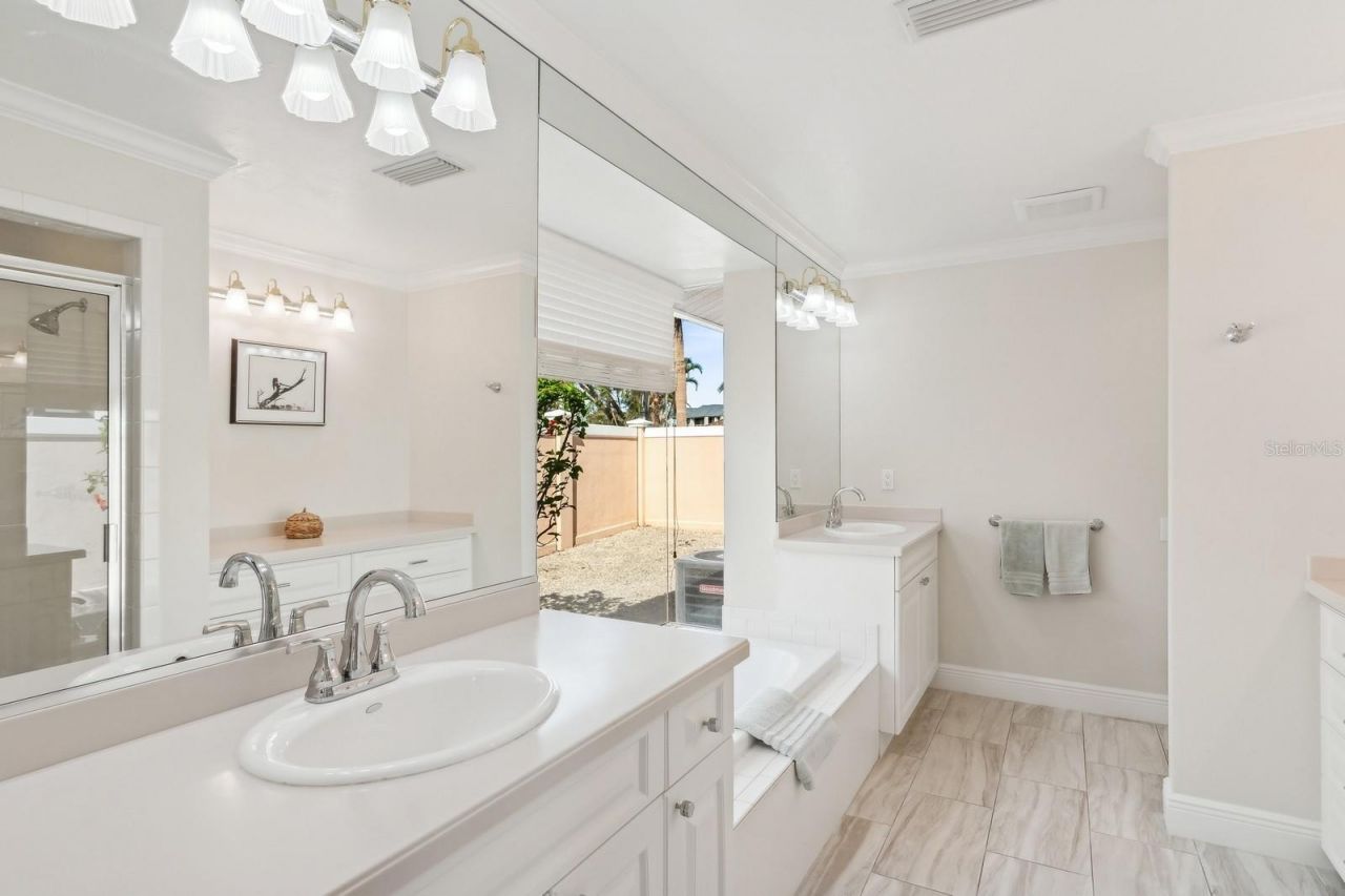 531 N Spoonbill Drive, Sarasota, FL 34236 Photo