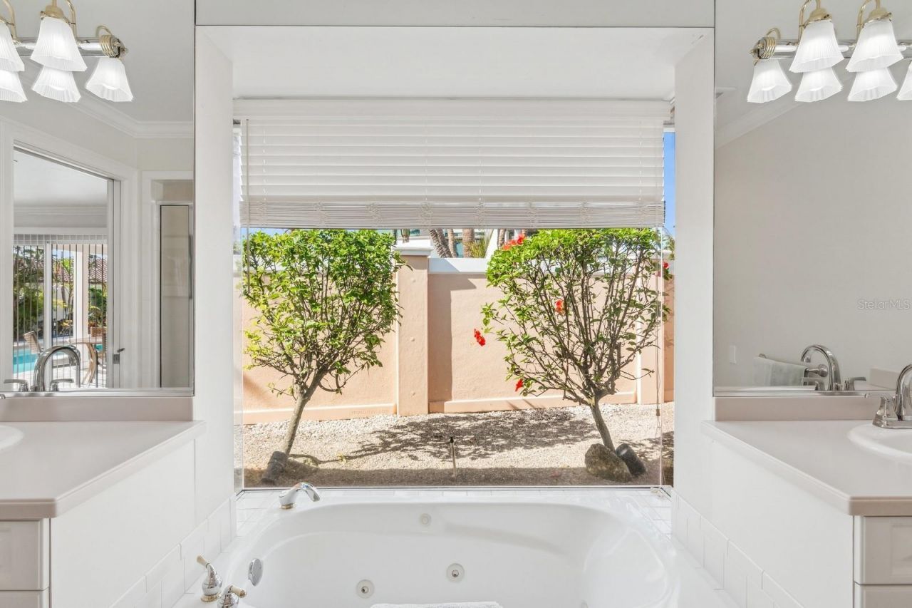 531 N Spoonbill Drive, Sarasota, FL 34236 Photo