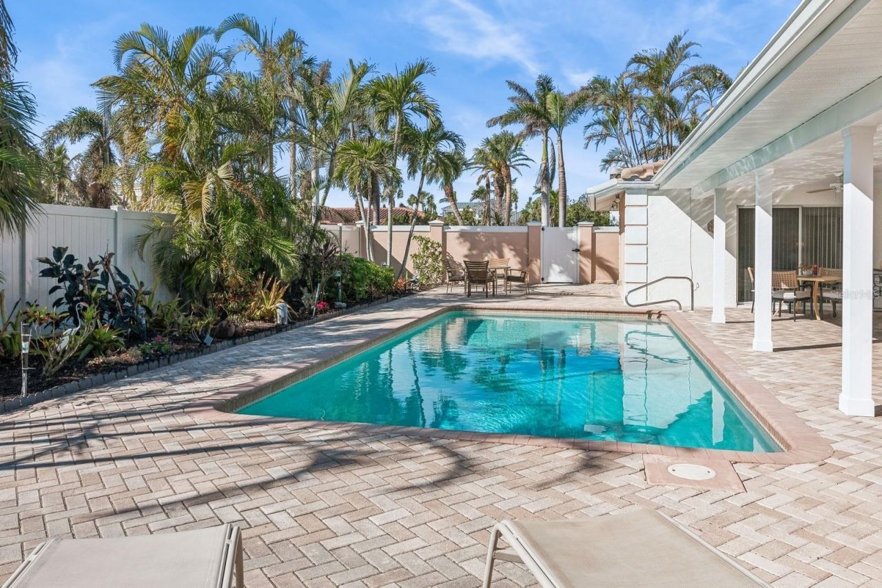 531 N Spoonbill Drive, Sarasota, FL 34236 Photo