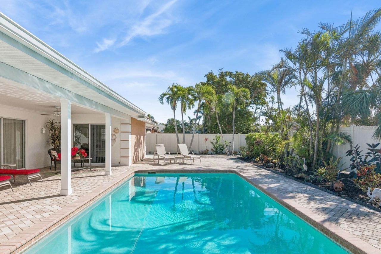 531 N Spoonbill Drive, Sarasota, FL 34236 Photo