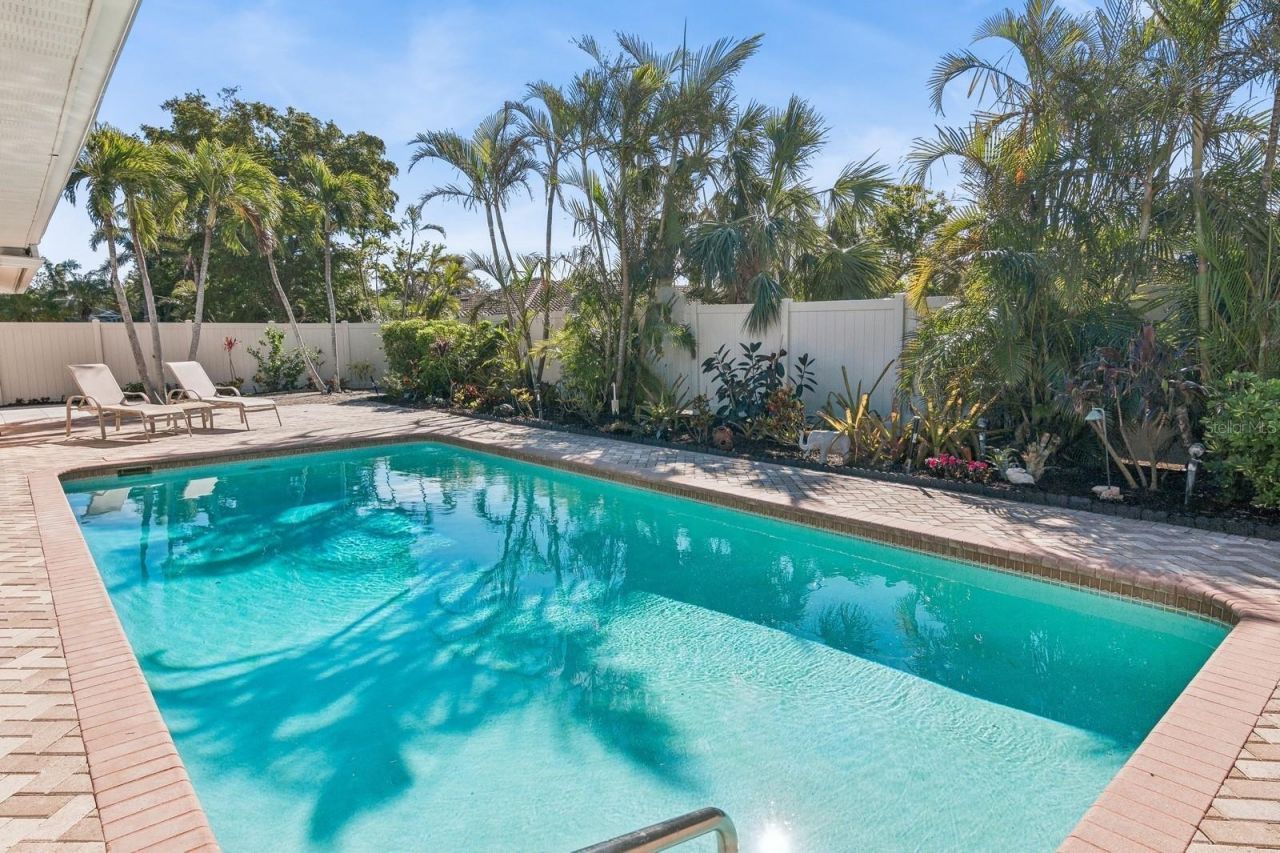 531 N Spoonbill Drive, Sarasota, FL 34236 Photo