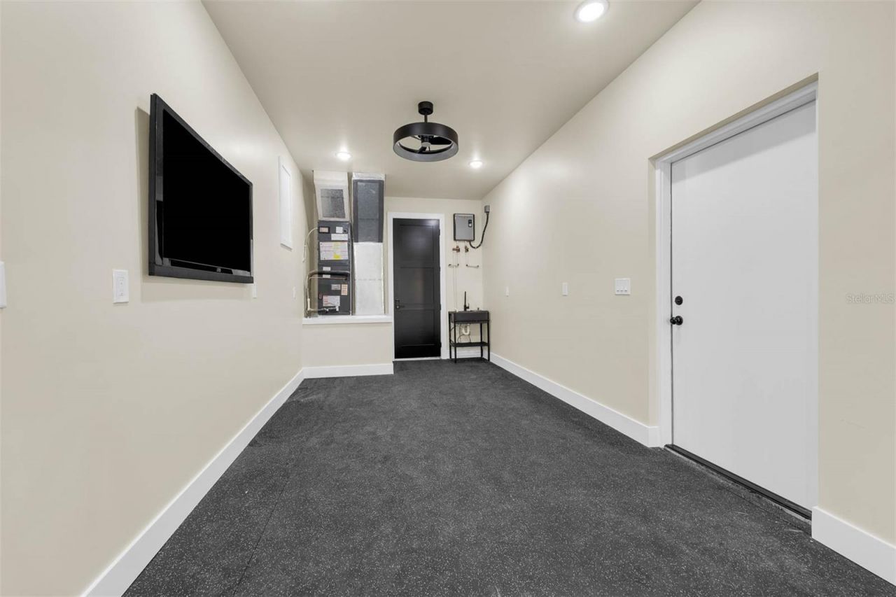 1910 Cloverlawn Avenue , Orlando, FL 32806 Photo