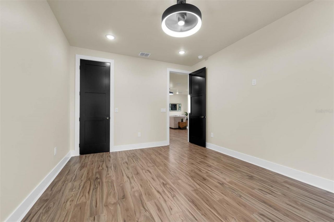 1910 Cloverlawn Avenue , Orlando, FL 32806 Photo