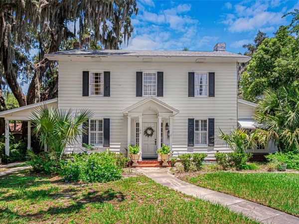 102 PALMORA BOULEVARD , LEESBURG, FL 34748