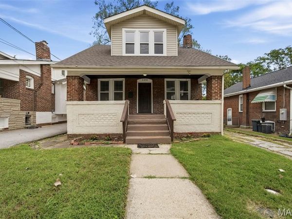 2256 Yale Avenue, Maplewood, MO 63143