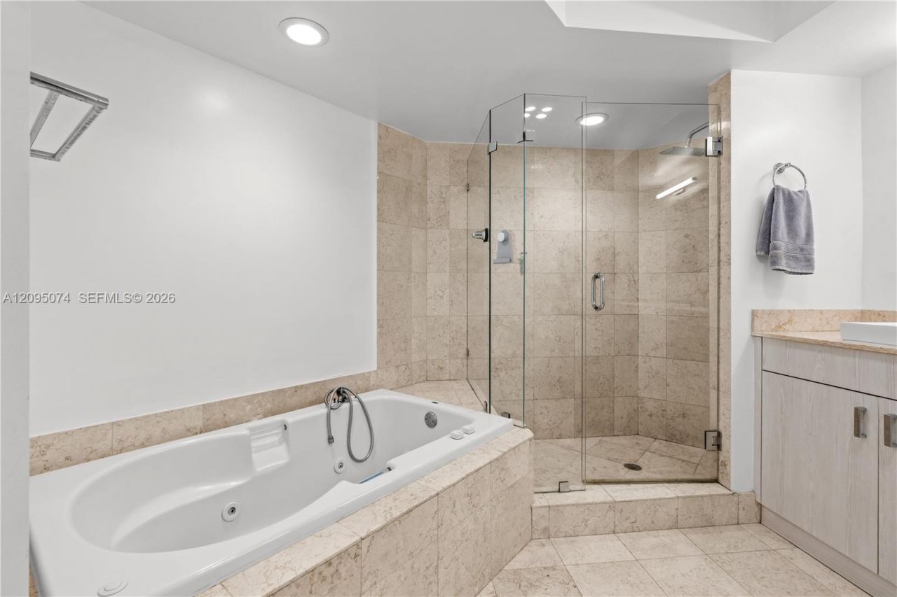 21055 Yacht Club Dr, Unit 1703, Aventura, FL 33180 Photo