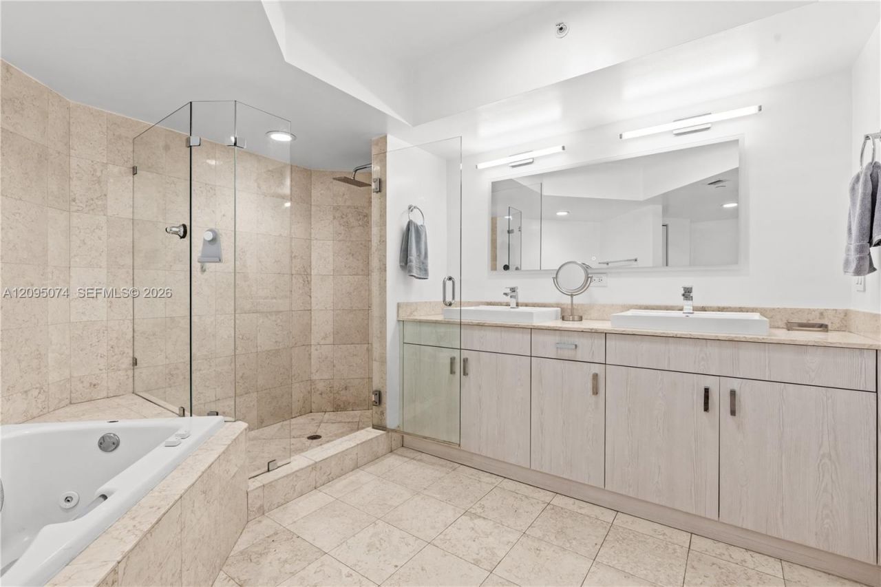21055 Yacht Club Dr, Unit 1703, Aventura, FL 33180 Photo