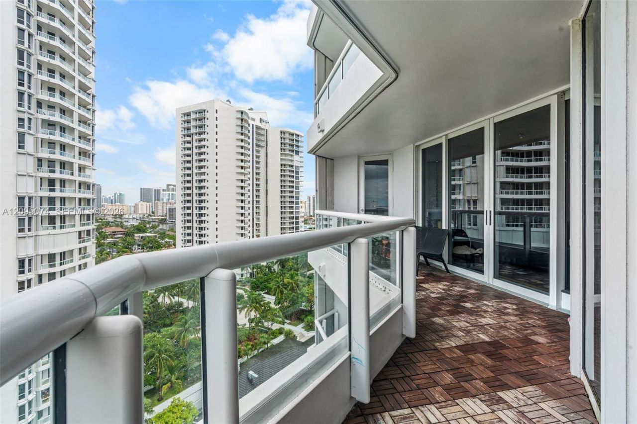 21055 Yacht Club Dr, Unit 1703, Aventura, FL 33180 Photo