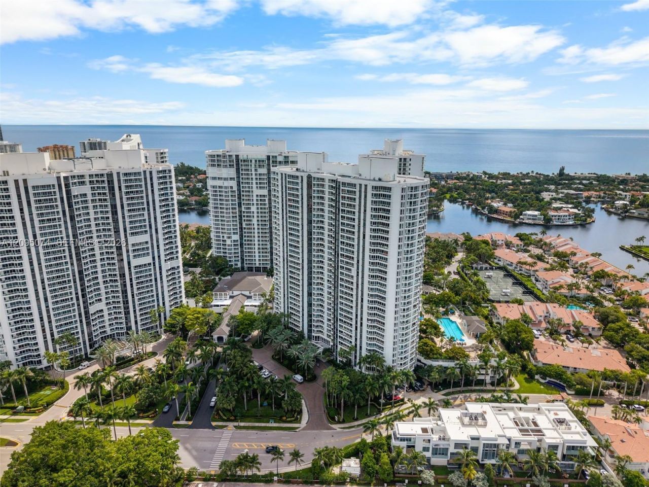 21055 Yacht Club Dr, Unit 1703, Aventura, FL 33180 Photo