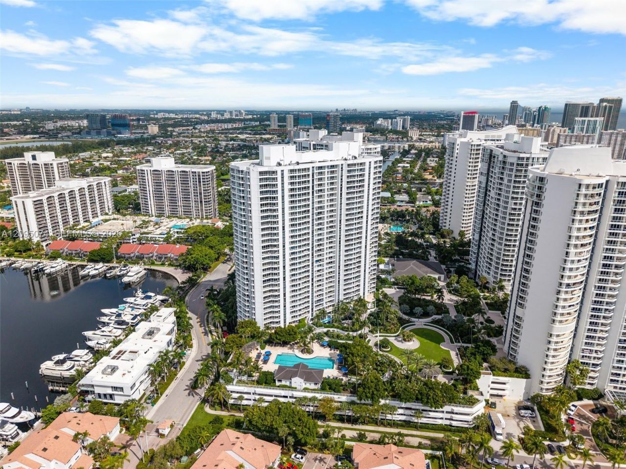 21055 Yacht Club Dr, Unit 1703, Aventura, FL 33180 Photo