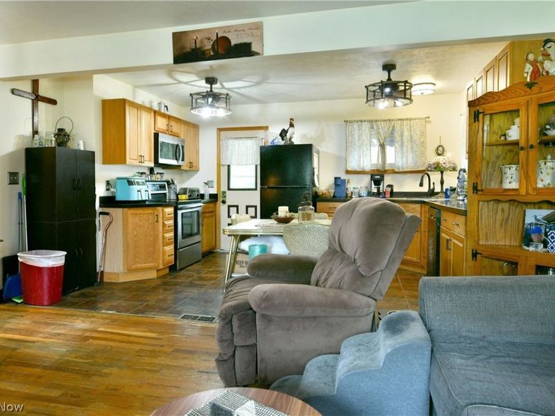 2130 Parkman Road NW, Warren, OH 44485 Photo 10