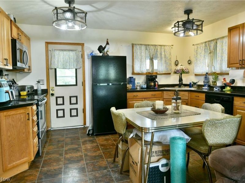 2130 Parkman Road NW, Warren, OH 44485 Photo 13