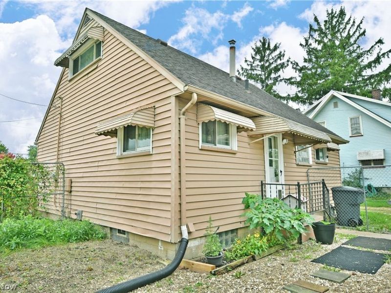 2130 Parkman Road NW, Warren, OH 44485 Photo 5