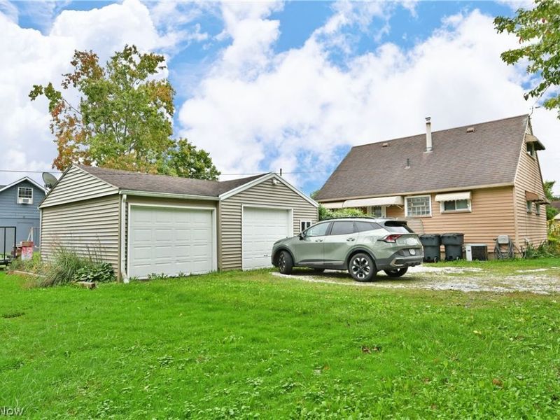 2130 Parkman Road NW, Warren, OH 44485 Photo 6