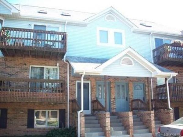 392 Pinewood Drive , Plymouth, Mi 48170
