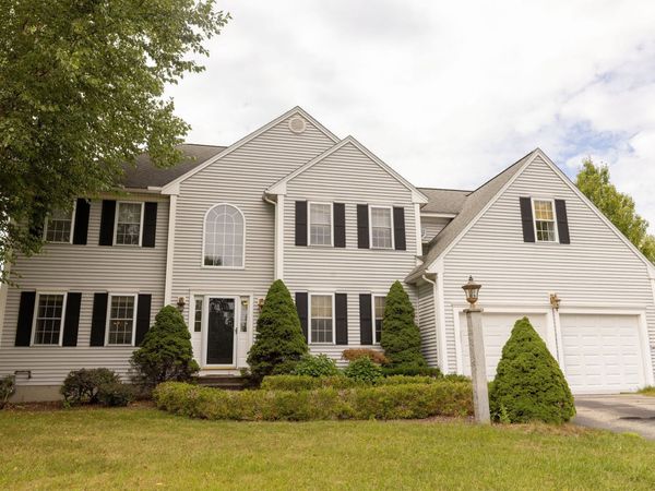 1 Gooseneck Ln, Westford, MA 01886