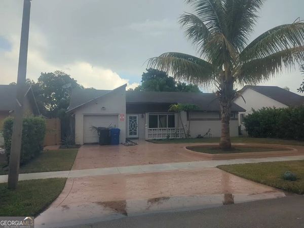 7707 SW 8th Street, North Lauderdale, FL 33068