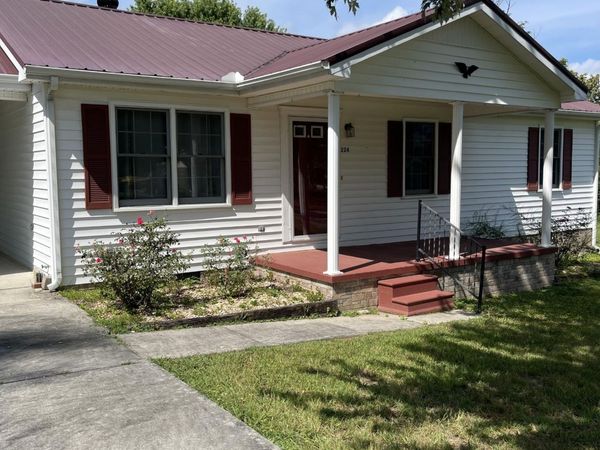 224 Wesley ST , Tullahoma, TN 37388