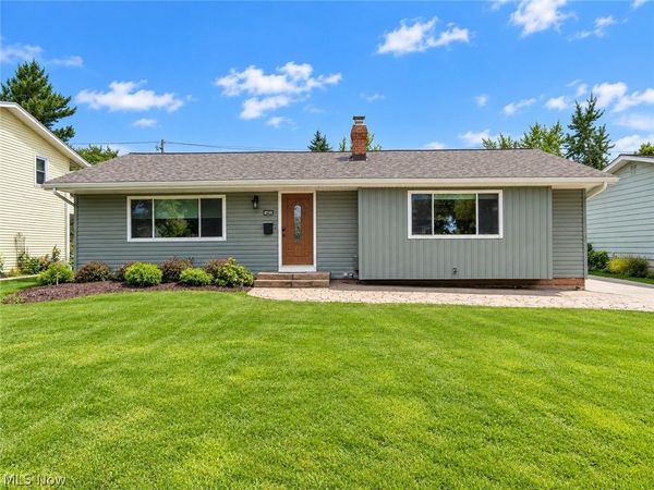 10869 Lafayette Drive , Parma Heights, OH 44130