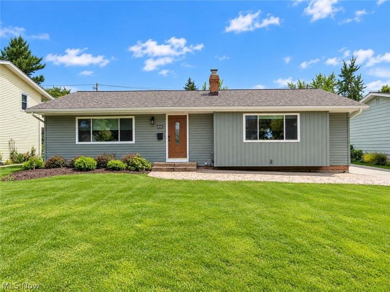 10869 Lafayette Drive , Parma Heights, OH 44130 Photo 1