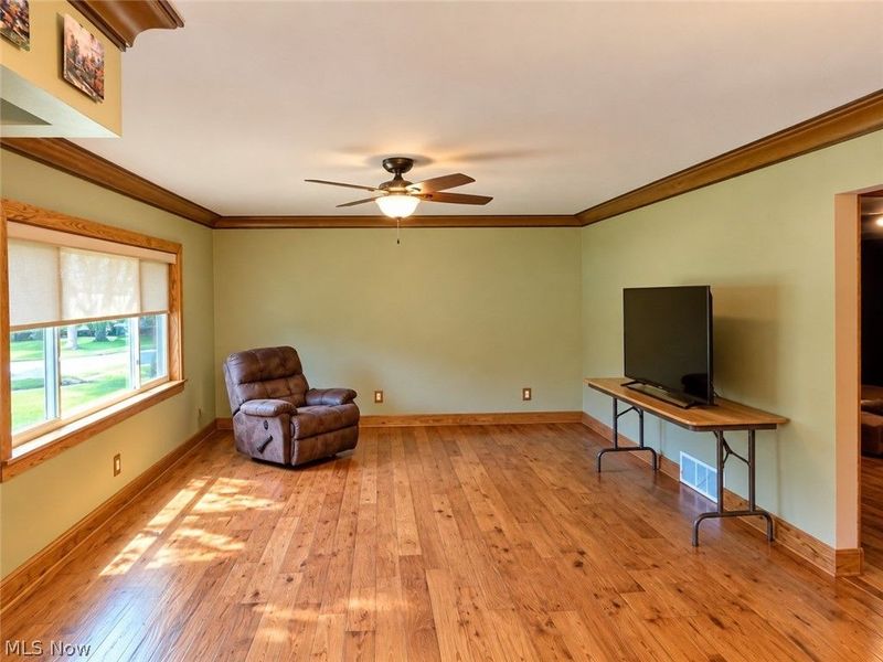 10869 Lafayette Drive , Parma Heights, OH 44130 Photo 10