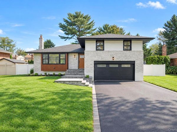 2056 Stratford Drive , Westbury, NY 11590
