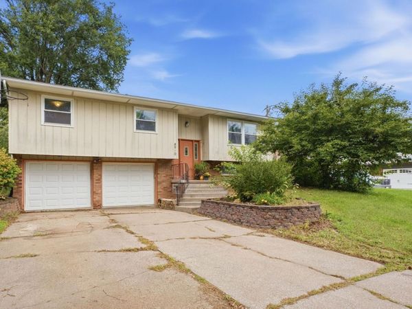 8910 33rd Street , Rock Island, IL 61201