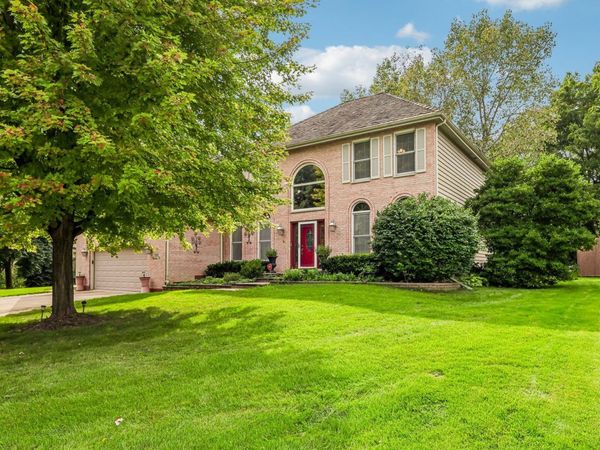 2002 Ravine Drive, Gurnee, IL 60031