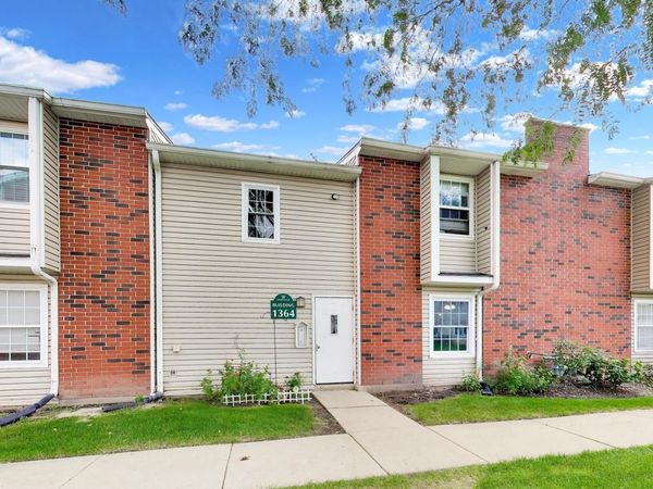 1364 E Wyndham Circle, Unit 103, Palatine, IL 60074