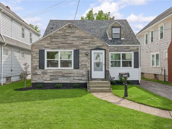 2635 Porter Road, Niagara Falls, NY 14305
