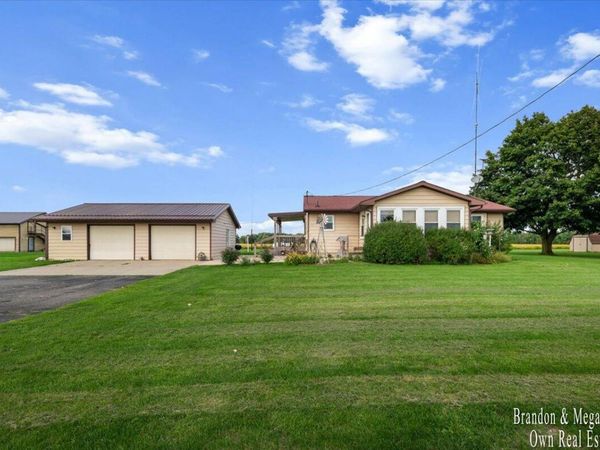 2191 E Grand River Avenue, Portland, MI 48875
