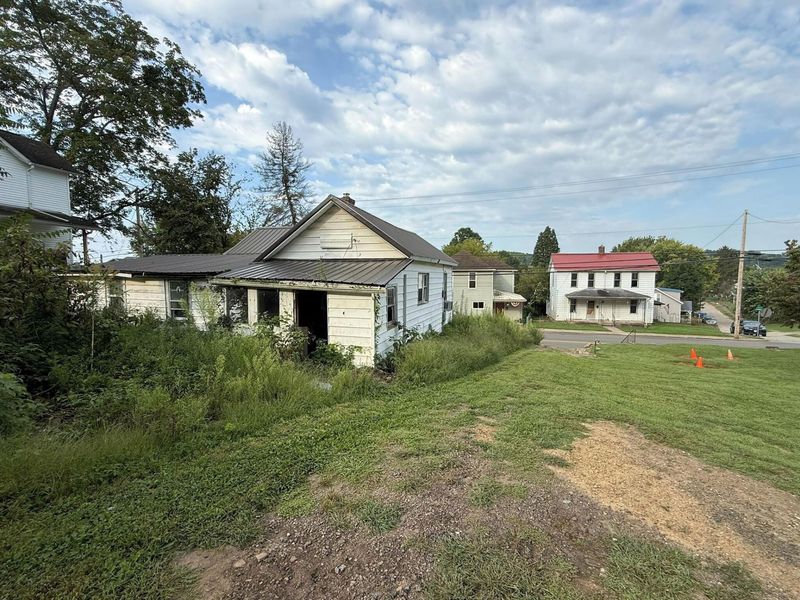 310 S State Street , Crooksville, OH 43731 Photo 2