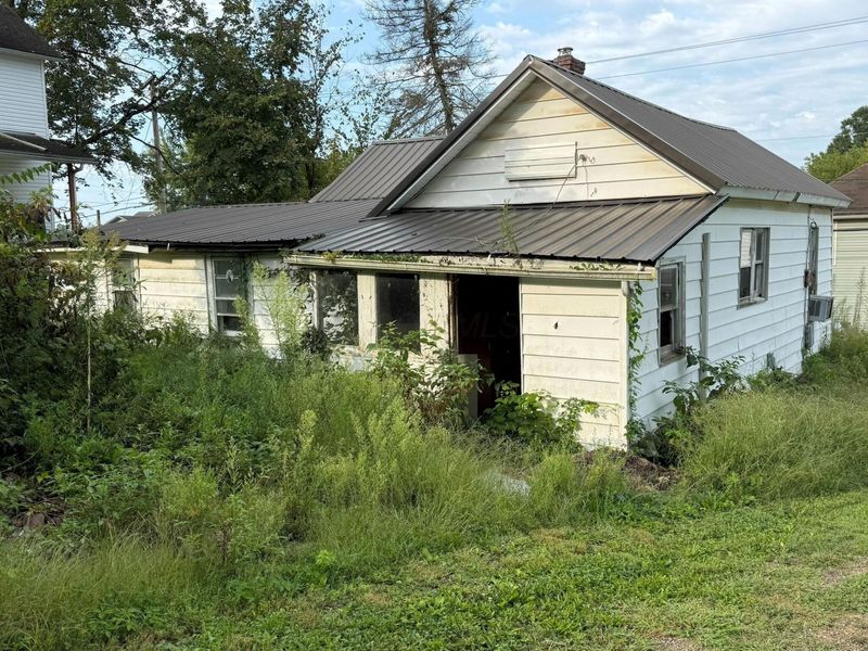 310 S State Street , Crooksville, OH 43731 Photo 5